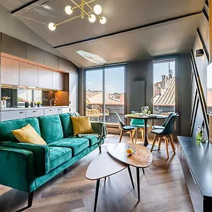 Loft En - Duplex Terrasse Coeur Historique Avec Vue Degagee & Parking Souterrain Offert La Ciotat